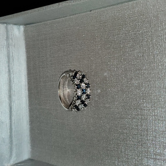 14kt white gold diamond and sapphire ring sz 7.25 - Picture 2 of 16